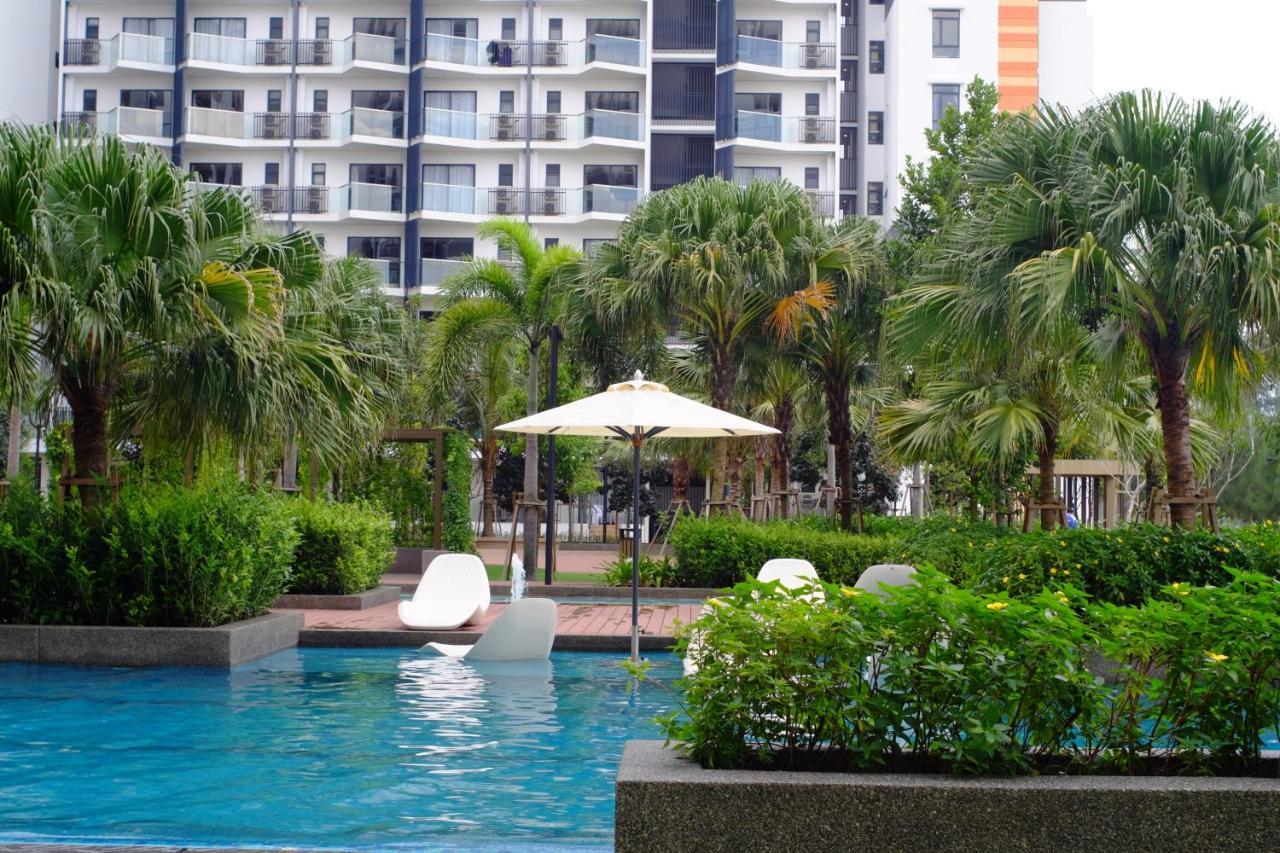 Timur Bay Seafront Residence by DamaiFresh Kuantan Bagian luar foto