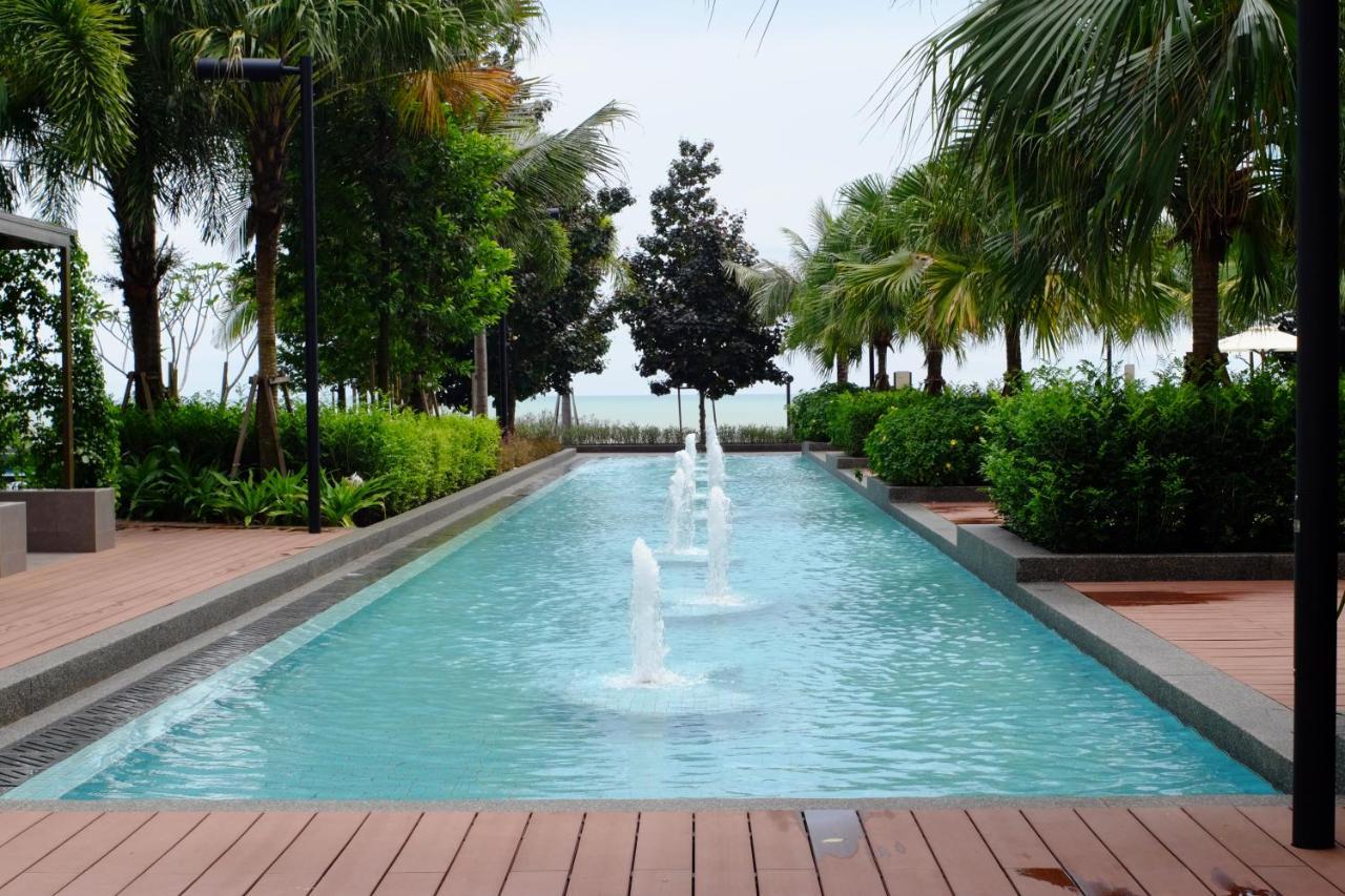 Timur Bay Seafront Residence by DamaiFresh Kuantan Bagian luar foto
