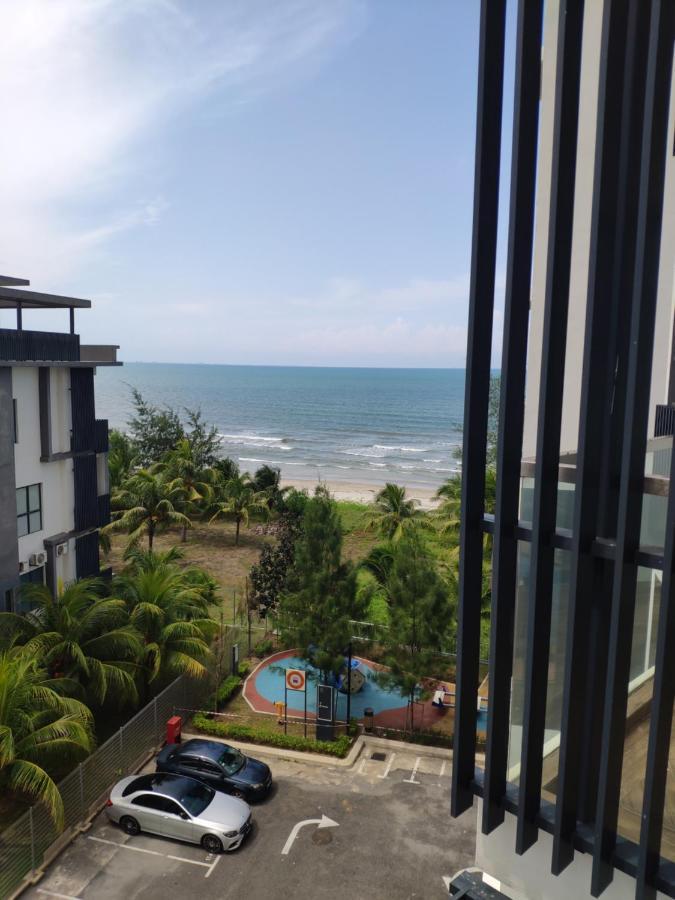 Timur Bay Seafront Residence by DamaiFresh Kuantan Bagian luar foto
