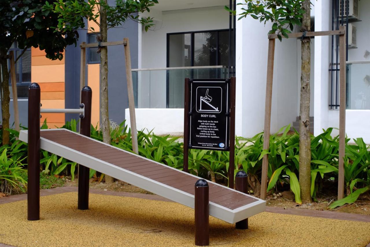 Timur Bay Seafront Residence by DamaiFresh Kuantan Bagian luar foto