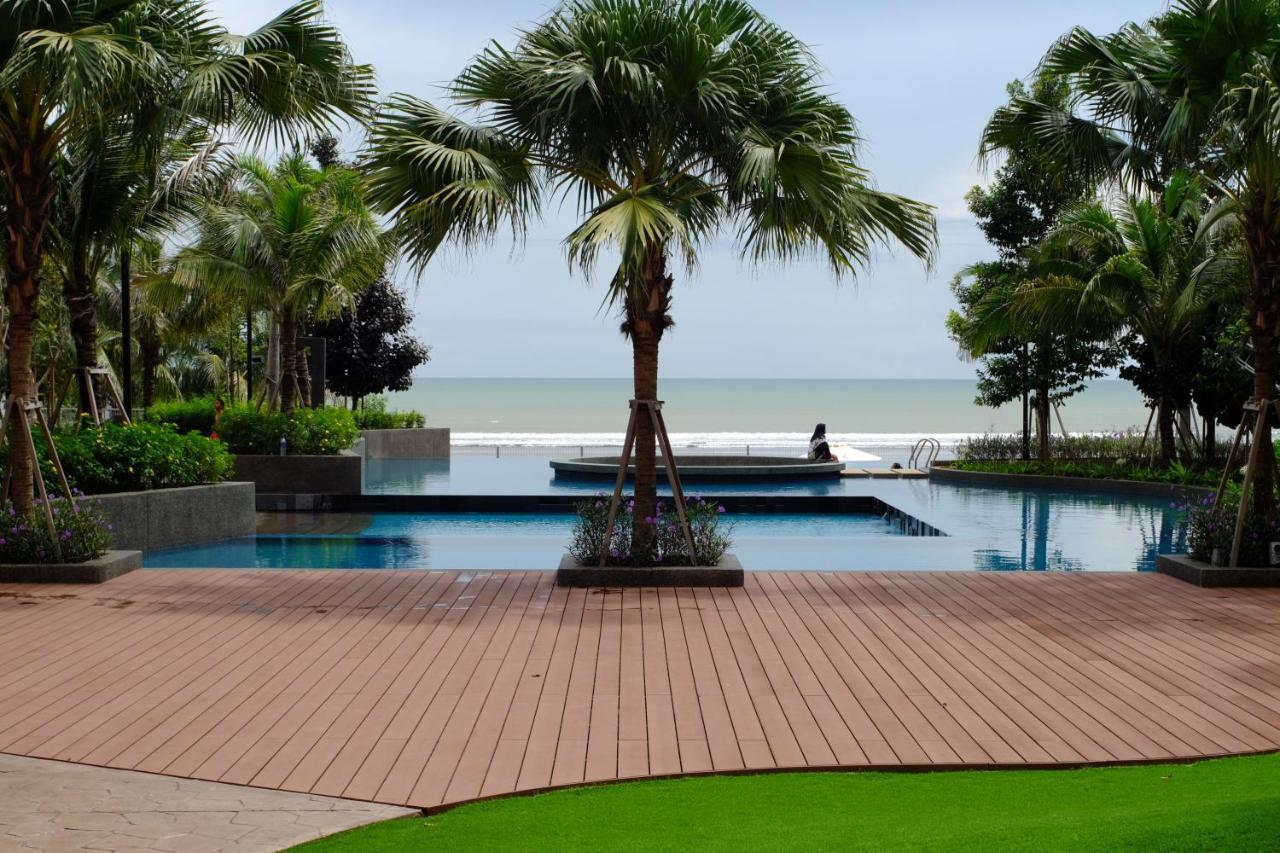 Timur Bay Seafront Residence by DamaiFresh Kuantan Bagian luar foto
